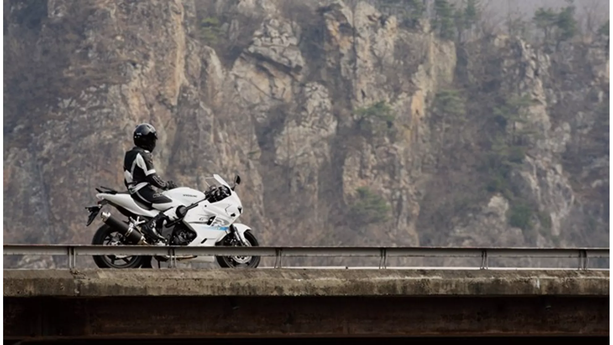 Hyosung GT 650iR Sport - Image 5 Hyosung GT 650iR Sport - Image 5