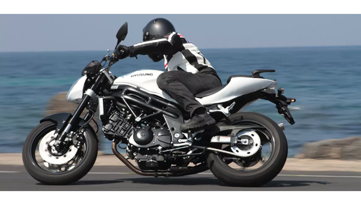 Hyosung GT 650i Naked 2014 Hyosung GT 650i Naked 2014