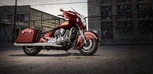 Indian Chieftain 2014 vs Harley-Davidson Softail Street Bob FXBB 2020