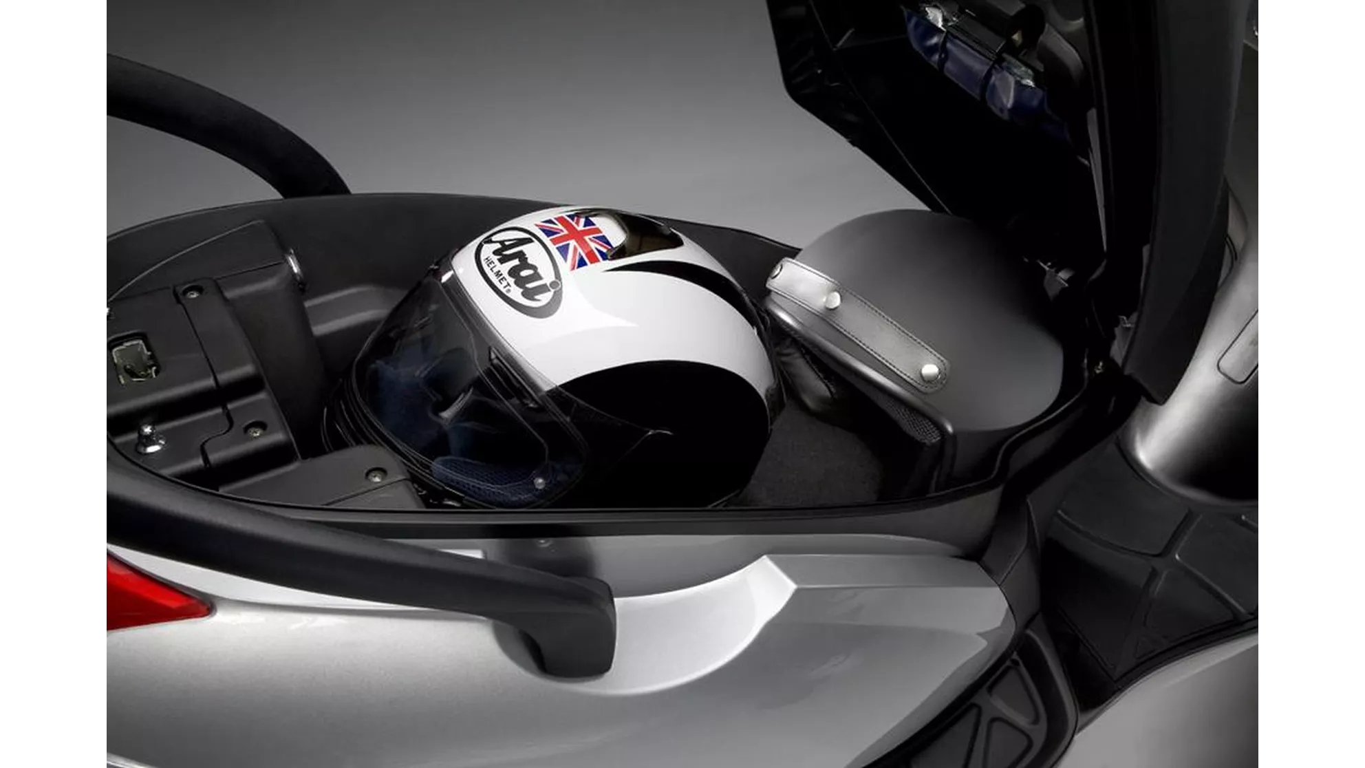 Kymco Grand Dink 125 - Image 5 Kymco Grand Dink 125 - Image 5