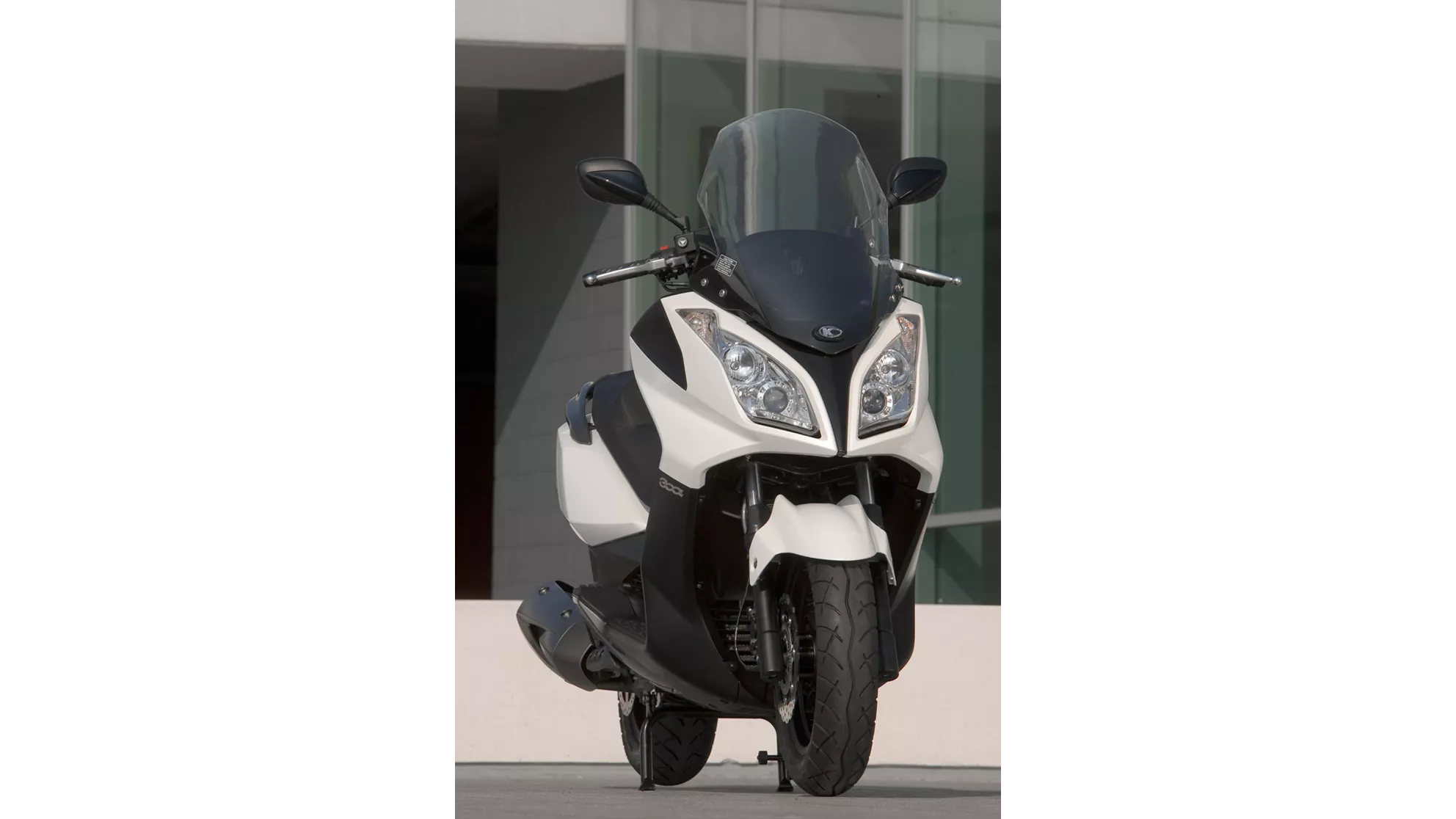 Kymco Downtown 300i - Image 1 Kymco Downtown 300i - Image 1