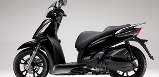 Honda SH125i 2021 vs Kymco People GT 125i 2014