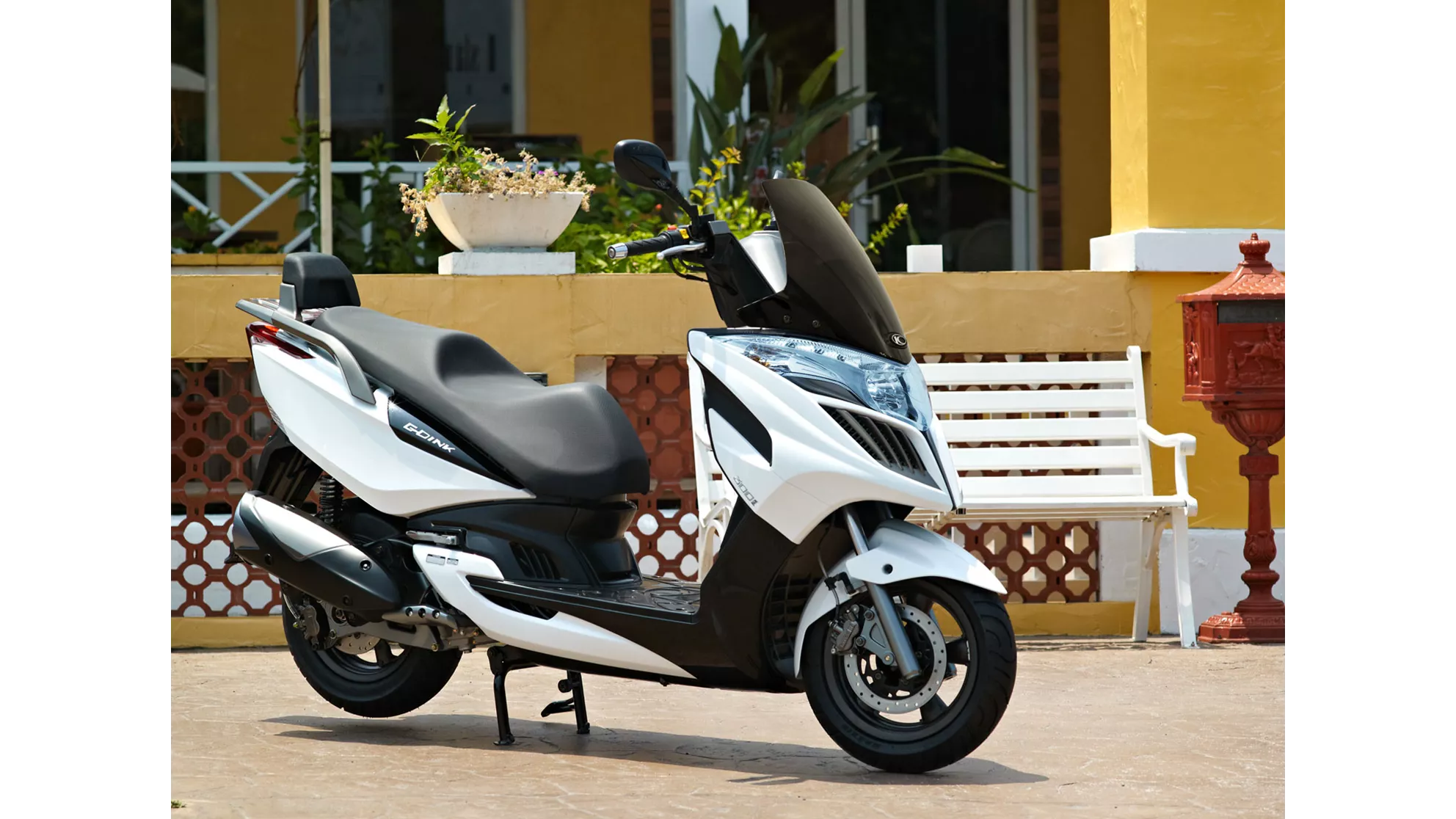 Kymco Grand Dink 300i - Image 5 Kymco Grand Dink 300i - Image 5