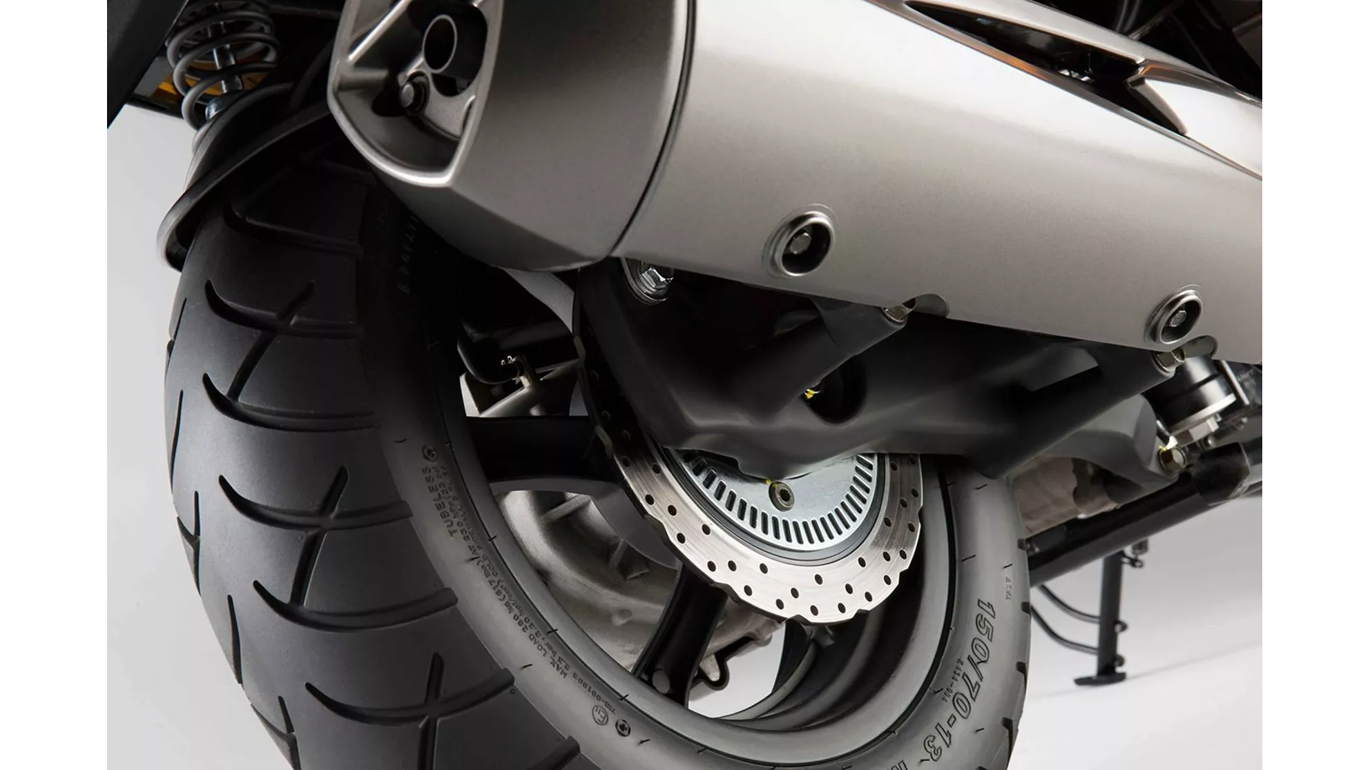 Kymco Superdink 300i - Image 1 Kymco Superdink 300i - Image 1