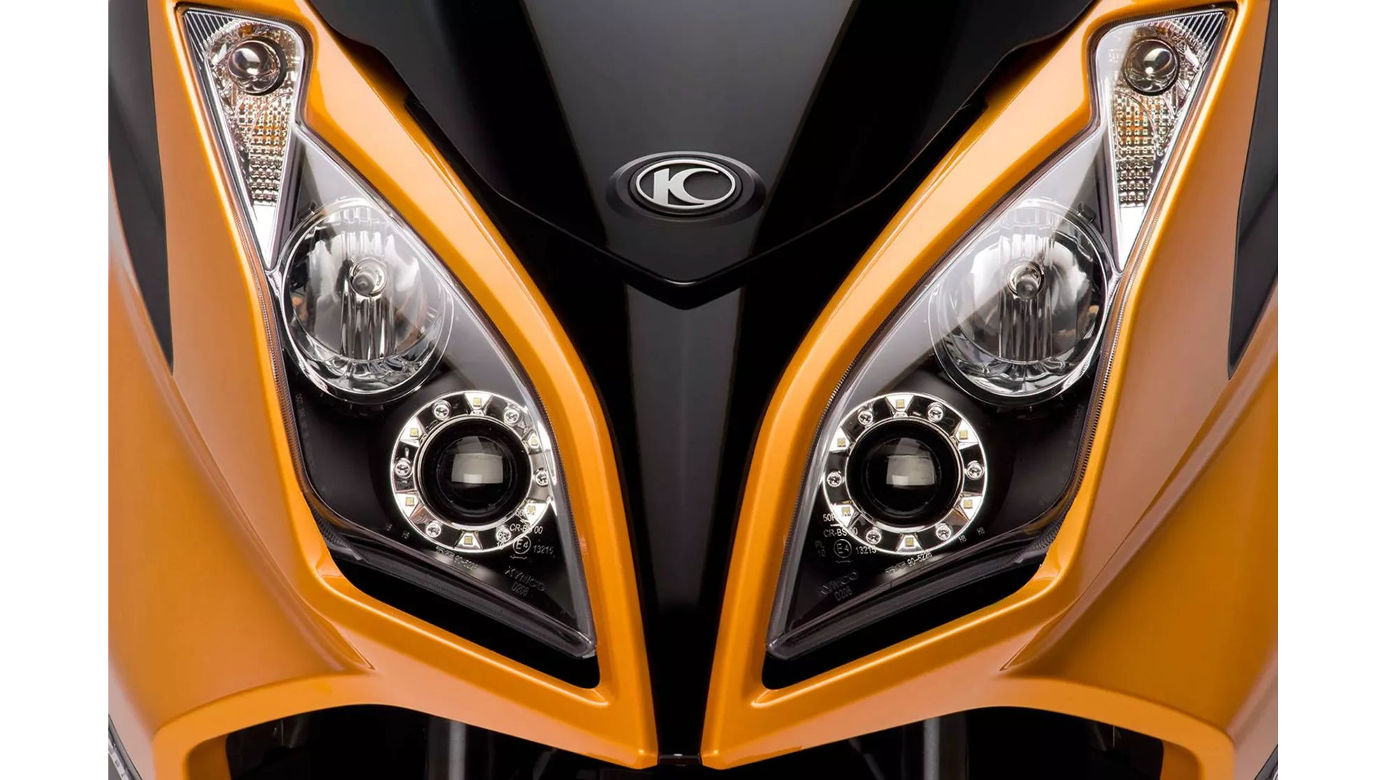 Kymco Superdink 300i - Image 5 Kymco Superdink 300i - Image 5