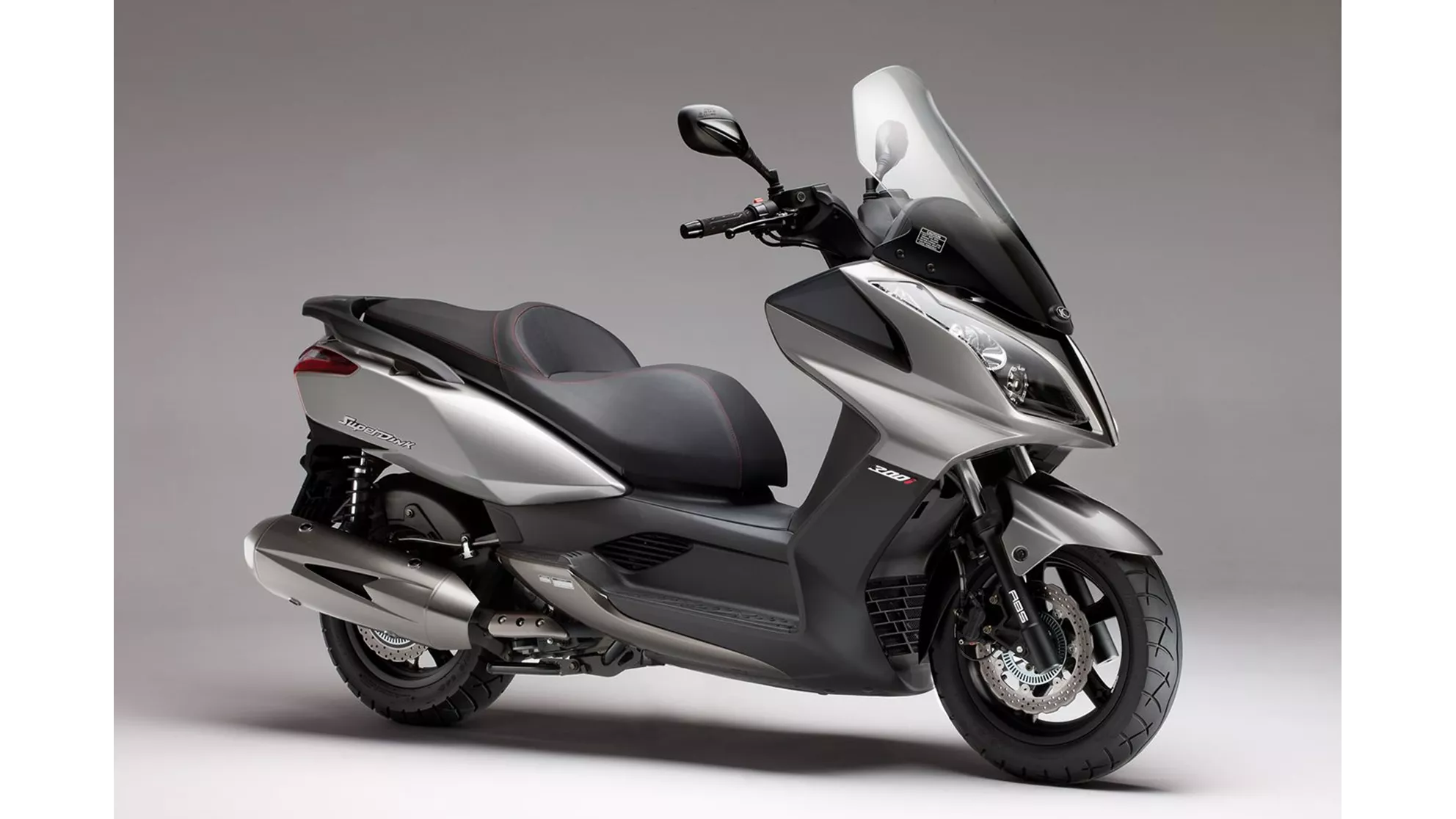 Kymco Superdink 300i - Image 13 Kymco Superdink 300i - Image 13