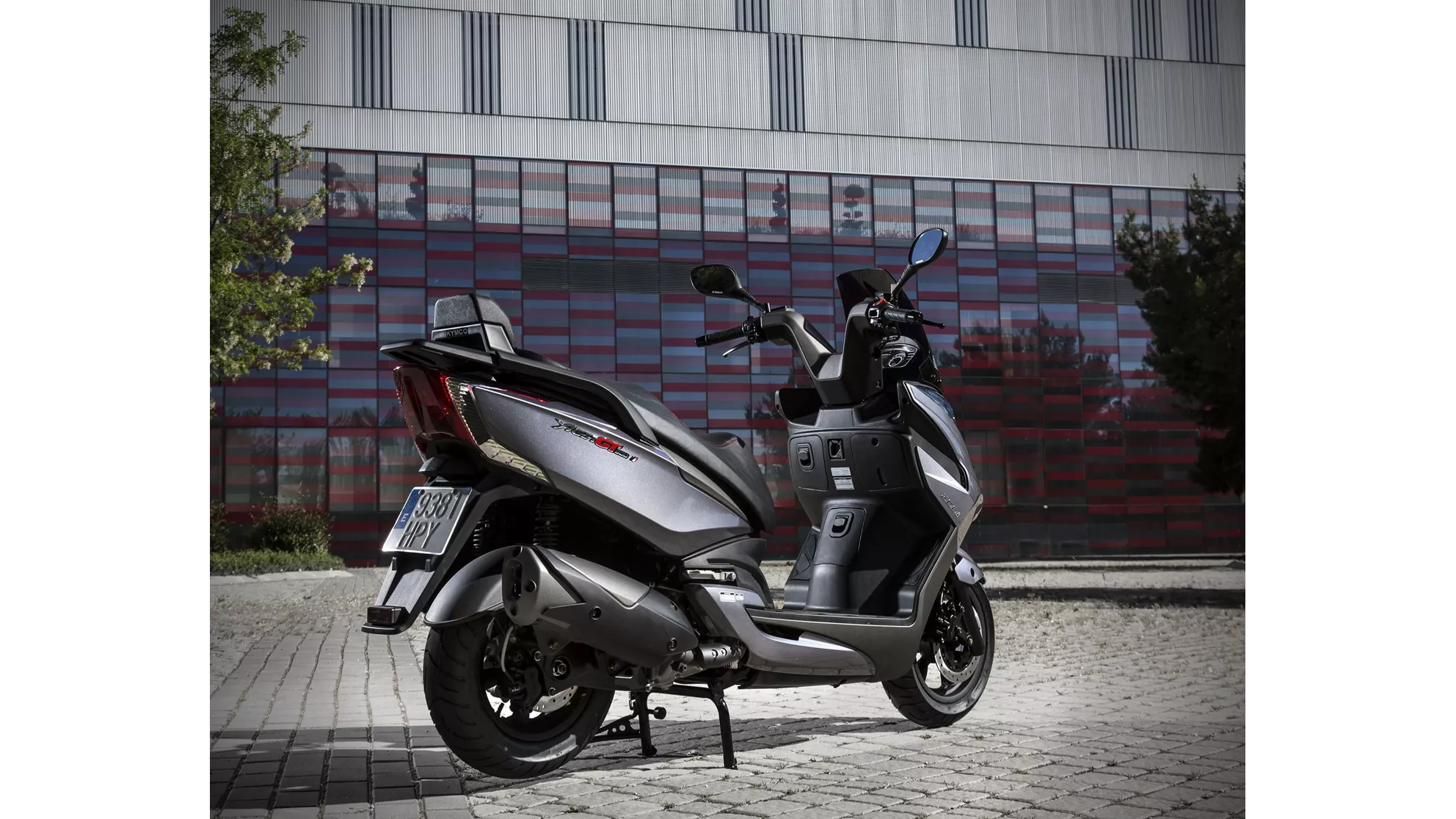 Kymco Yager GT 300i - Image 2 Kymco Yager GT 300i - Image 2