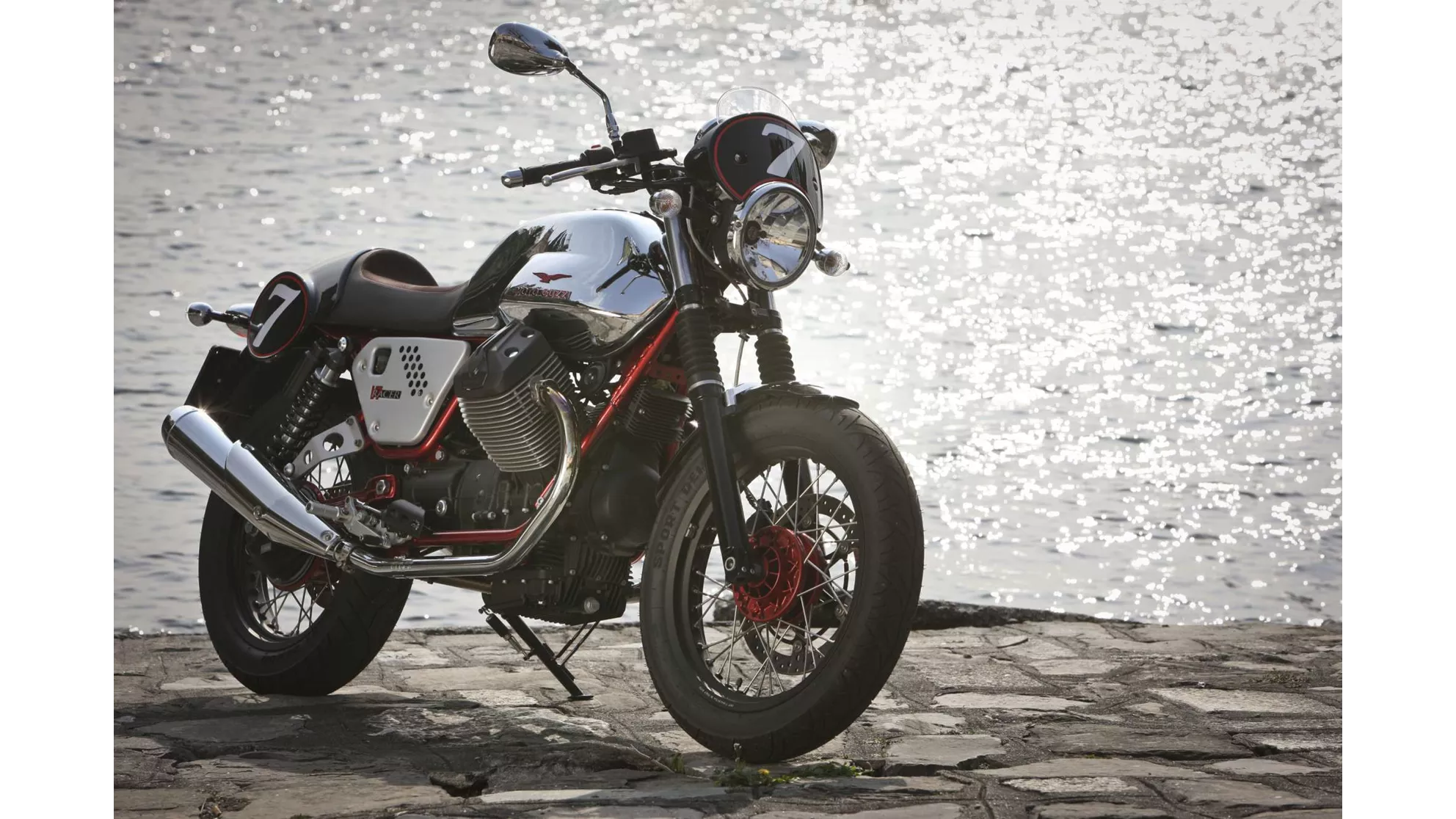 Moto Guzzi V7 Racer - Image 1 Moto Guzzi V7 Racer - Image 1