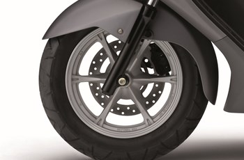 Suzuki Burgman 125 2014 - Bild 5 Suzuki Burgman 125 2014 - Bild 5