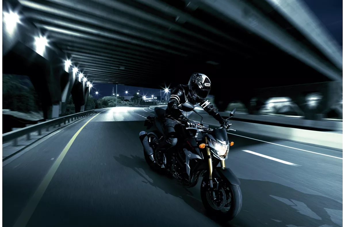 Suzuki GSR 750 Suzuki GSR 750