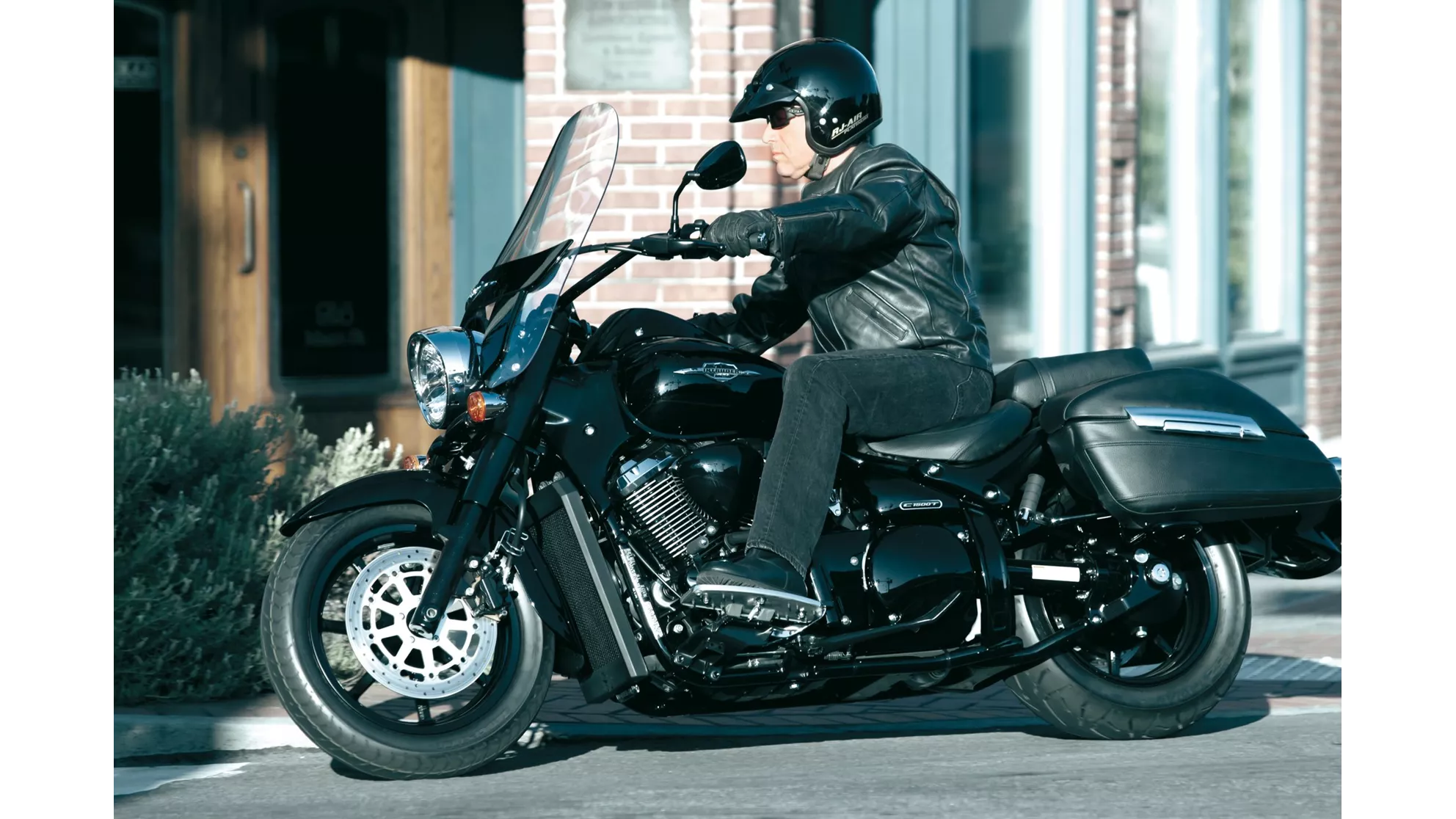 Suzuki Intruder C1500T - Image 6 Suzuki Intruder C1500T - Image 6