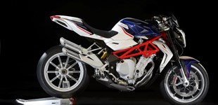 MV Agusta Brutale 1090 RR 2014 vs MV Agusta Brutale 1090 2013