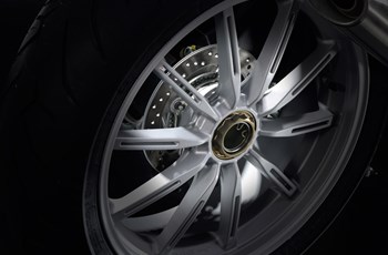 MV Agusta Brutale 1090 R 2014 - Bild 4