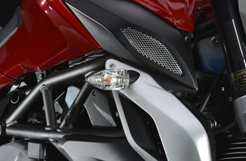 MV Agusta Brutale 800 2014 - Bild 4