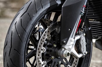 MV Agusta Rivale 800 2014 - Bild 3 MV Agusta Rivale 800 2014 - Bild 3