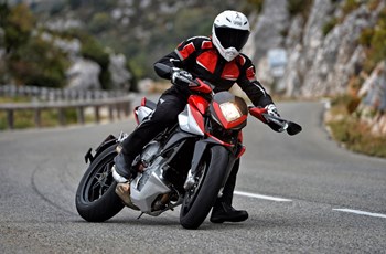 MV Agusta Rivale 800 2014 - Bild 7 MV Agusta Rivale 800 2014 - Bild 7