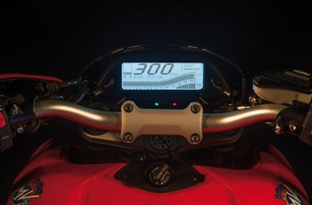 MV Agusta Rivale 800 2014 - Bild 12 MV Agusta Rivale 800 2014 - Bild 12