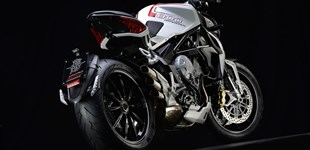 MV Agusta Rivale 800 2014 vs MV Agusta Dragster 800 2014