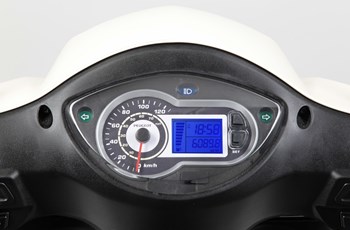 Peugeot Tweet 125 2014 - Bild 4