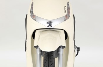 Peugeot Tweet 125 2014 - Bild 5