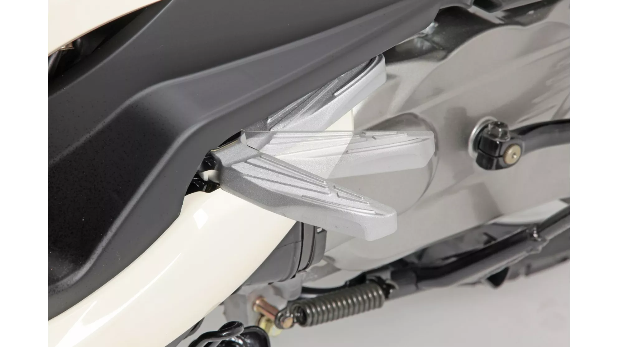 Peugeot Tweet 125 - Image 5 Peugeot Tweet 125 - Image 5