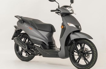 Peugeot Tweet 125 RS 2014 - Bild 3