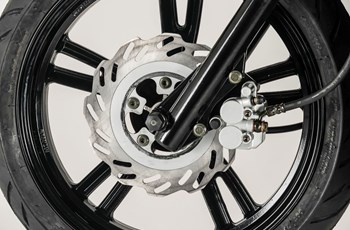 Peugeot Tweet 125 RS 2014 - Bild 8