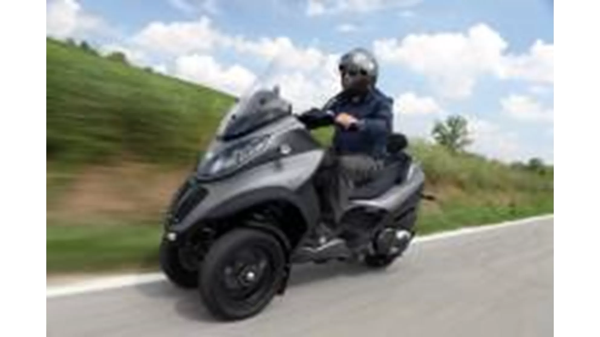 Piaggio MP3 500ie LT Sport - Image 5 Piaggio MP3 500ie LT Sport - Image 5