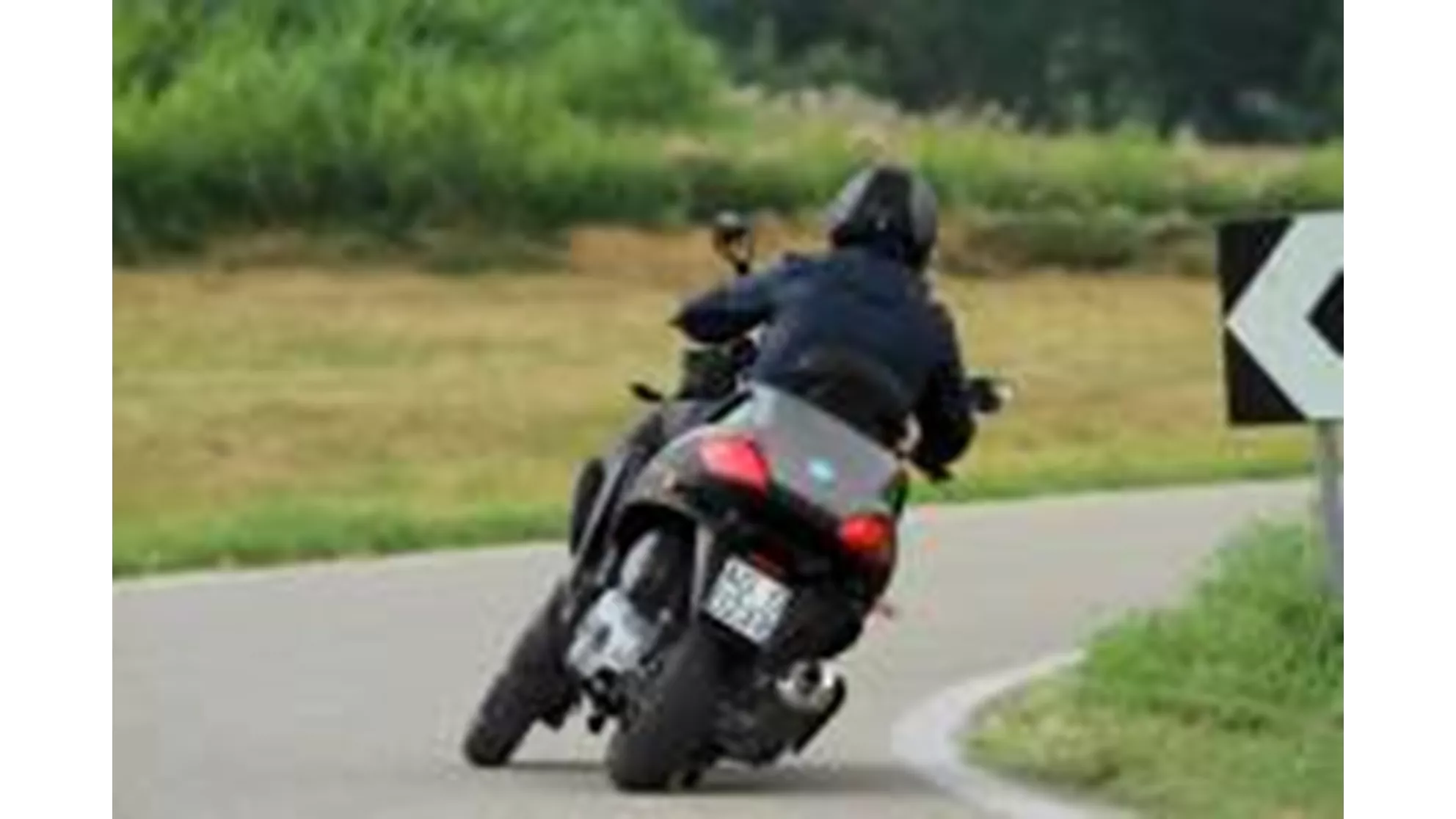 Piaggio MP3 500ie LT Sport - Image 6 Piaggio MP3 500ie LT Sport - Image 6