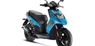 Piaggio Typhoon Sport 50 2T 2014 vs Peugeot Kisbee 50 RS 2T 2013 Piaggio Typhoon Sport 50 2T 2014 vs Peugeot Kisbee 50 RS 2T 2013