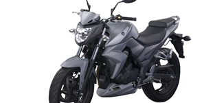 Sym Wolf SB 250 Ni 2014 vs Triumph Street Triple RS 2019