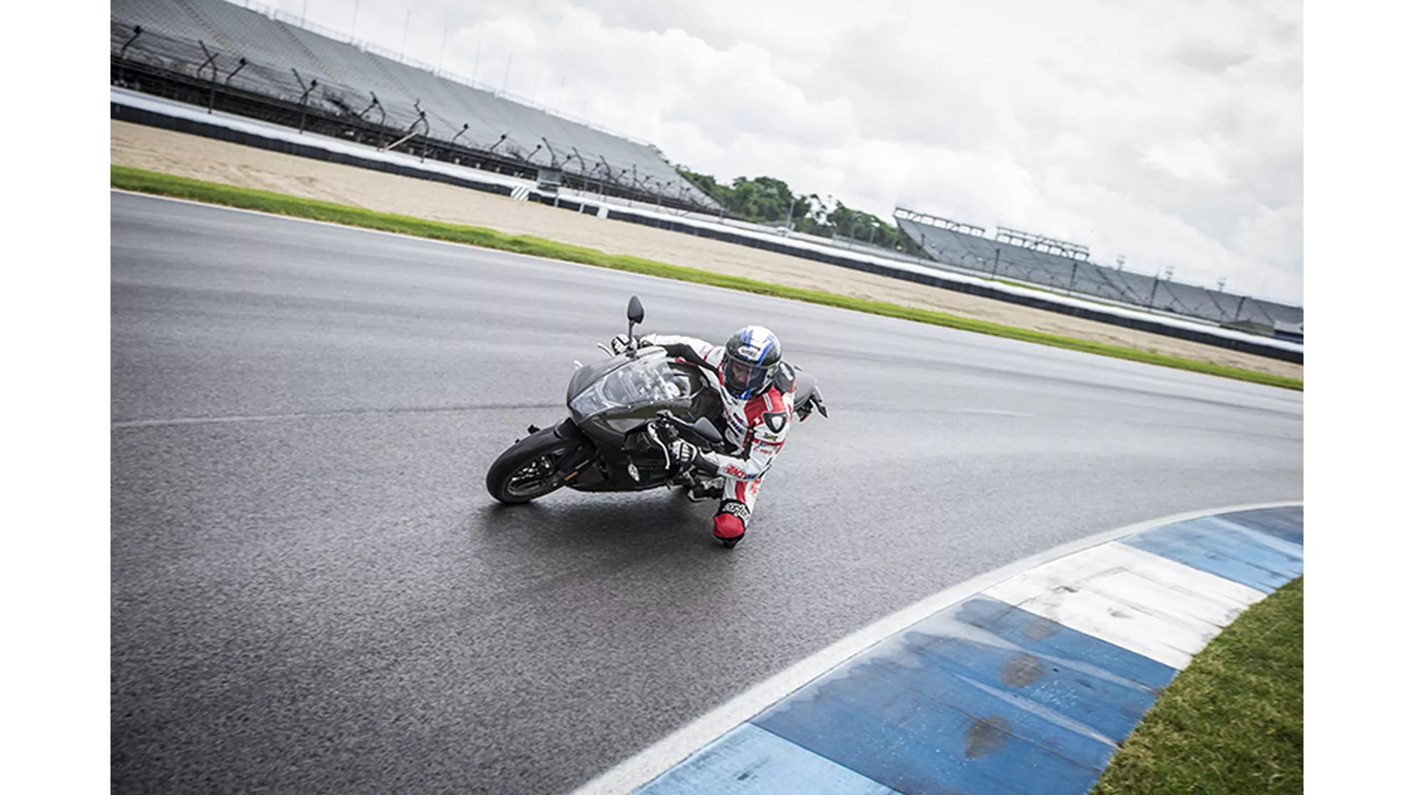 EBR 1190 RX - Image 15 EBR 1190 RX - Image 15