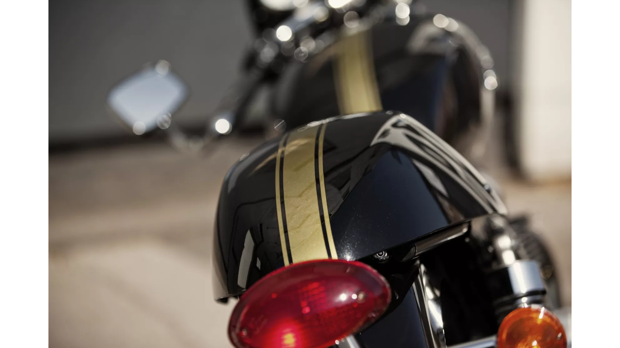 Triumph Thruxton - Image 1 Triumph Thruxton - Image 1