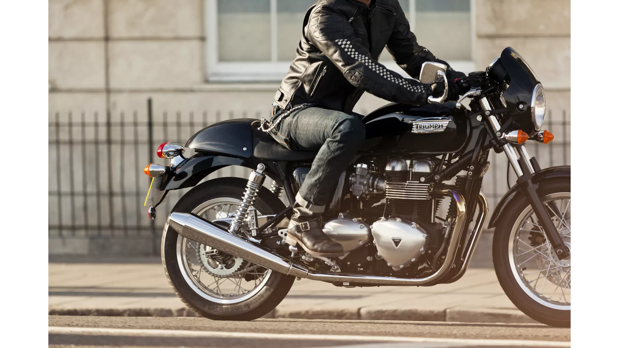 Triumph Thruxton - Image 3 Triumph Thruxton - Image 3