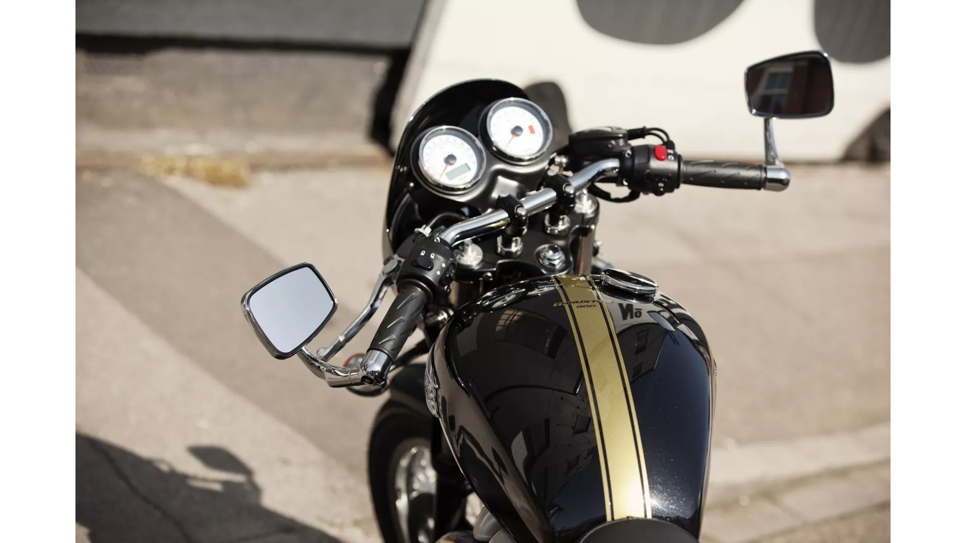 Triumph Thruxton - Image 9 Triumph Thruxton - Image 9