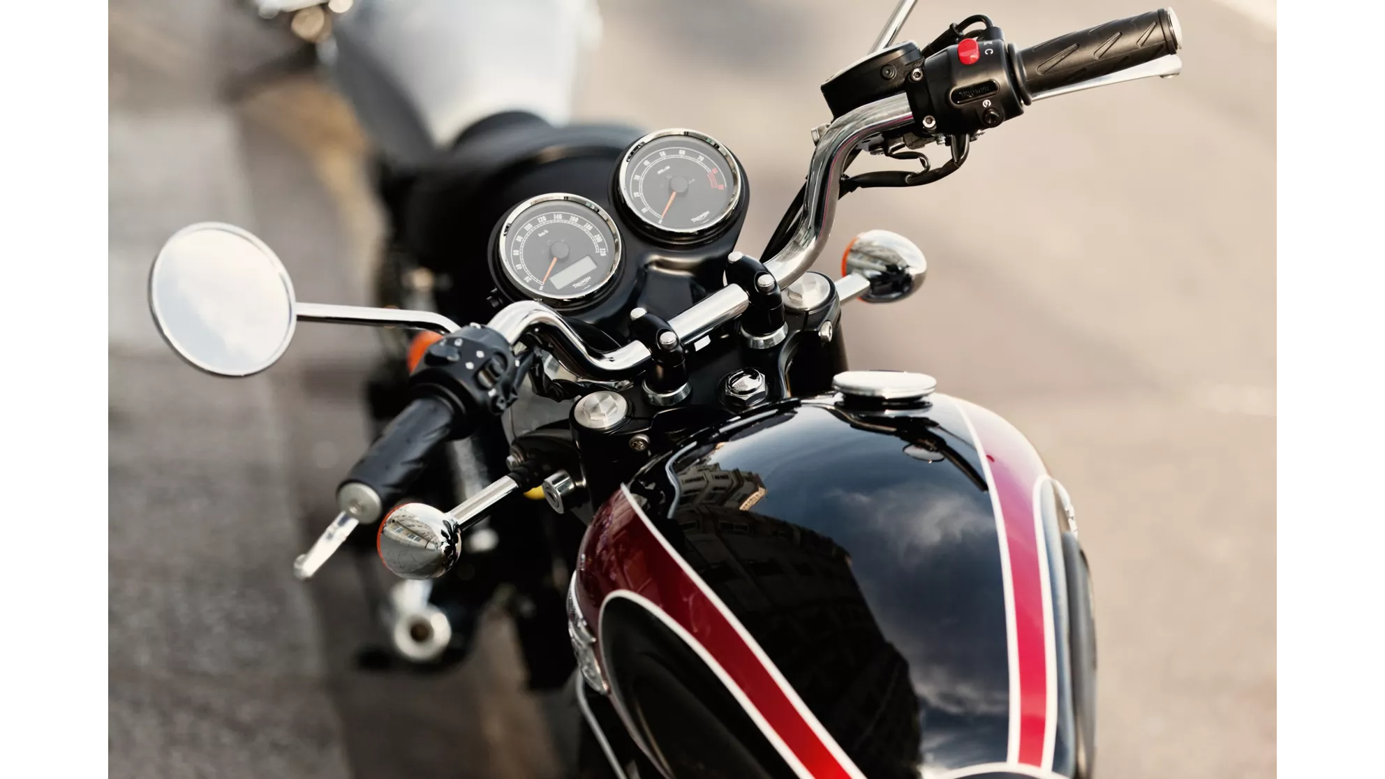 Triumph Bonneville T100 - Image 2 Triumph Bonneville T100 - Image 2