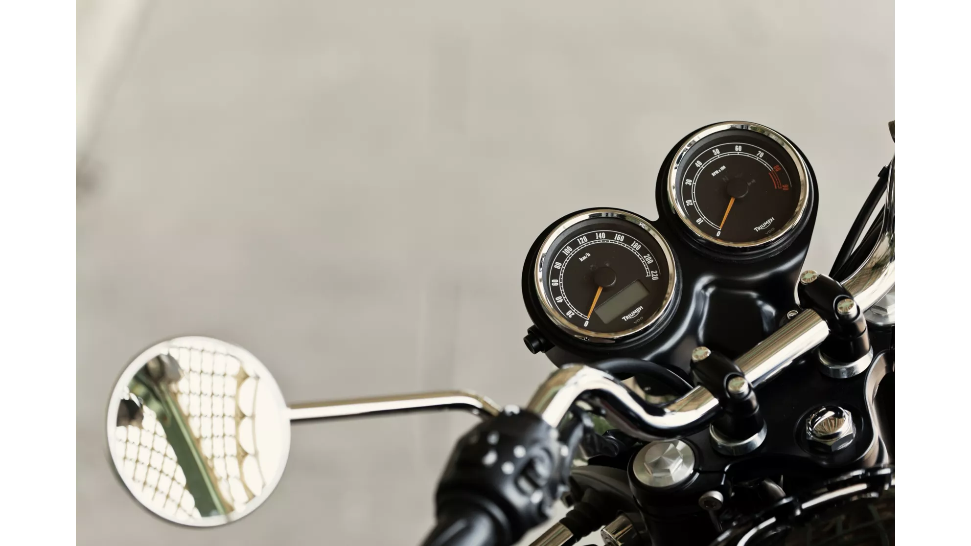 Triumph Bonneville T100 - Image 12 Triumph Bonneville T100 - Image 12