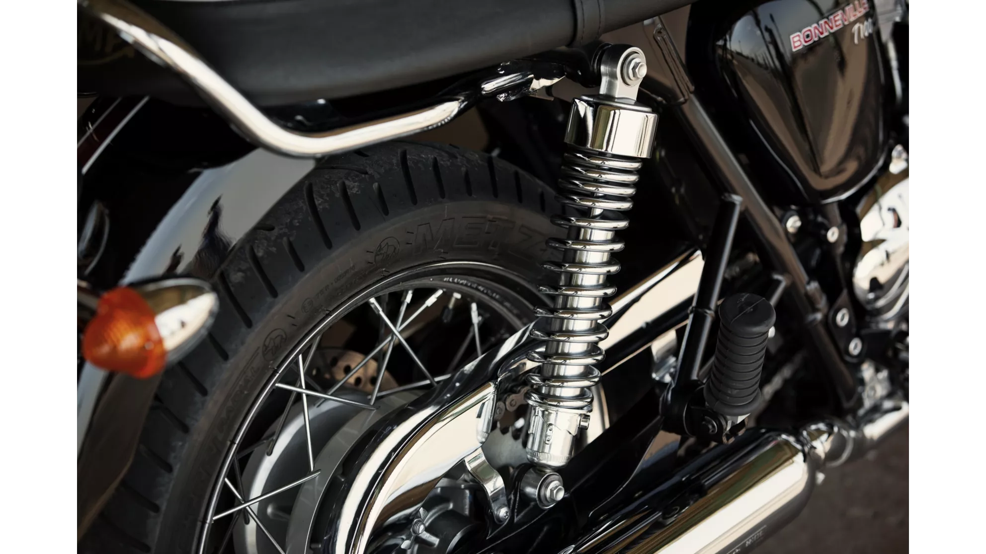 Triumph Bonneville T100 - Image 18 Triumph Bonneville T100 - Image 18