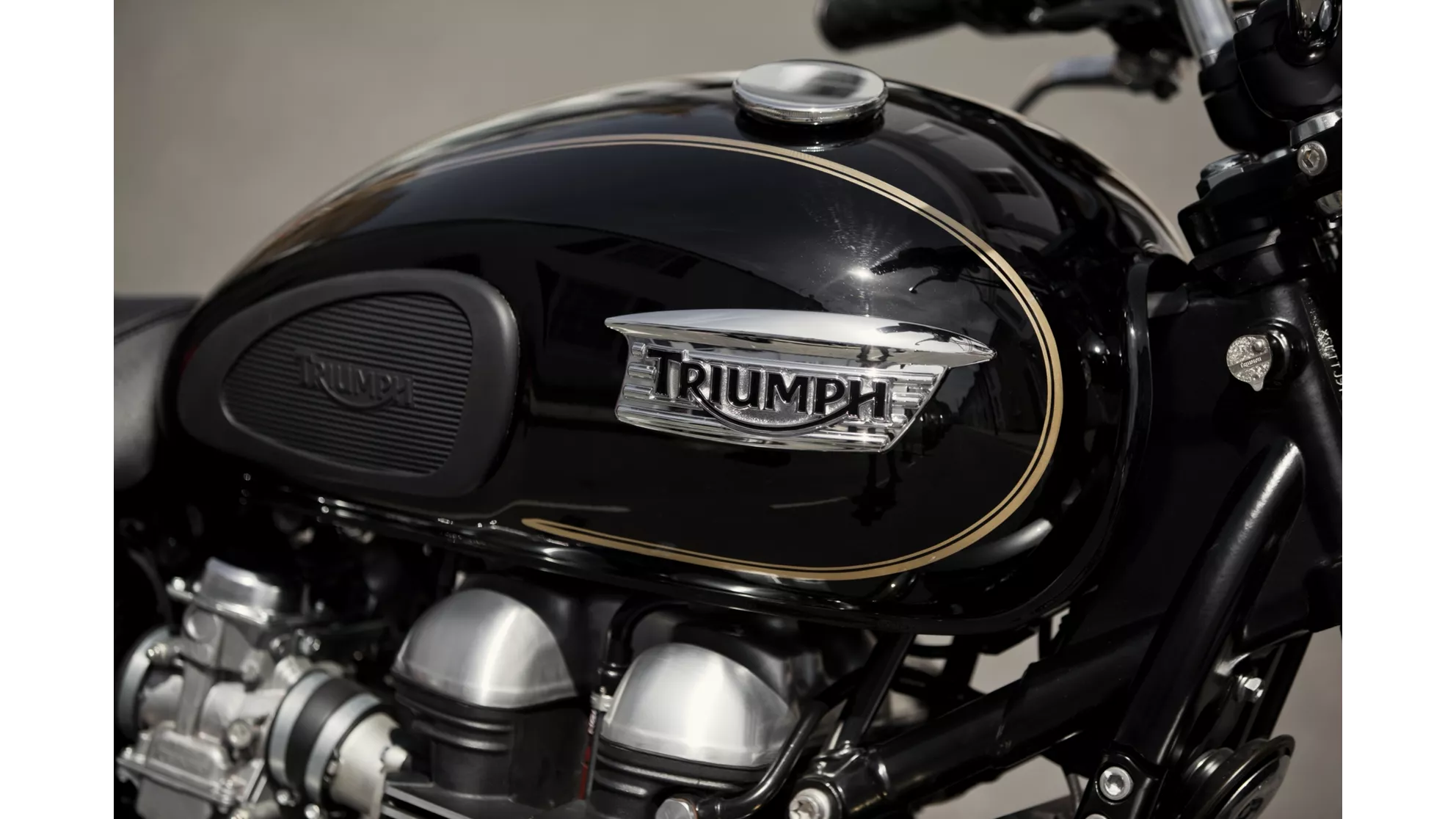Triumph Bonneville SE - Obrázek 9