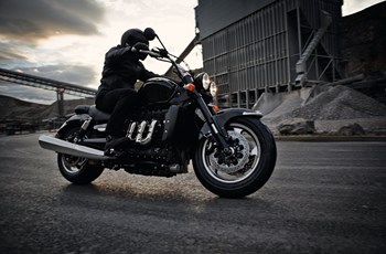 Triumph Rocket III Roadster 2014 - Bild 2