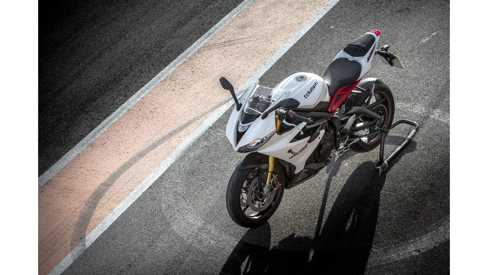 Triumph Daytona 675 R - Image 1 Triumph Daytona 675 R - Image 1