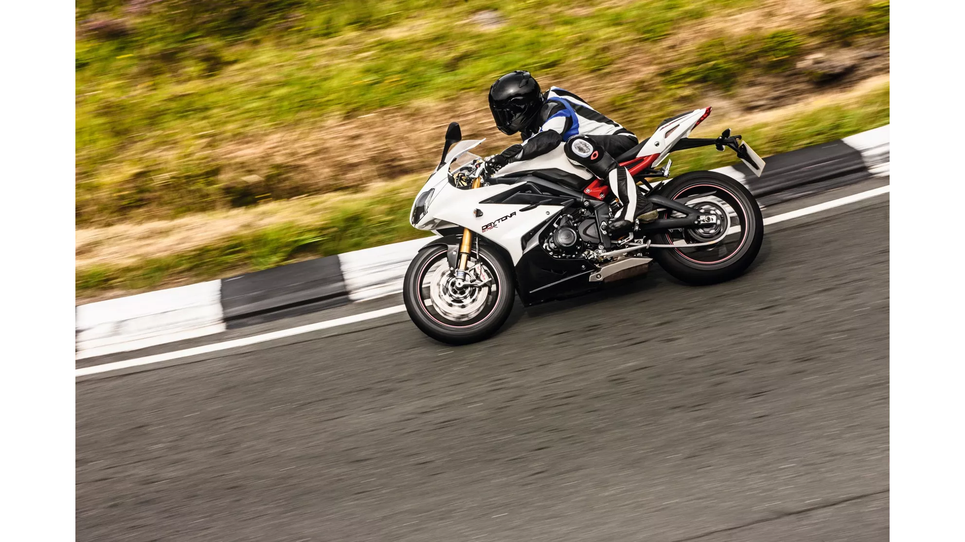 Triumph Daytona 675 R - Image 18 Triumph Daytona 675 R - Image 18