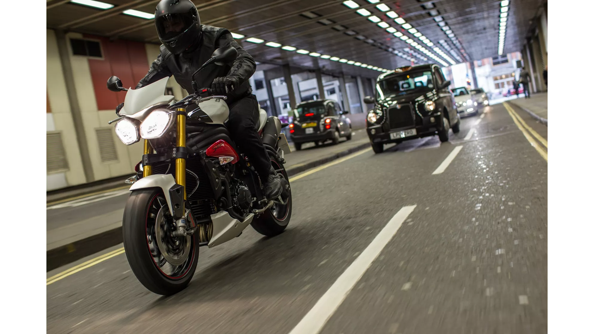 Triumph Speed Triple R - Image 6 Triumph Speed Triple R - Image 6