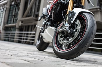 Triumph Speed Triple R 2014 - Bild 16 Triumph Speed Triple R 2014 - Bild 16