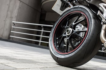 Triumph Speed Triple R 2014 - Bild 23 Triumph Speed Triple R 2014 - Bild 23