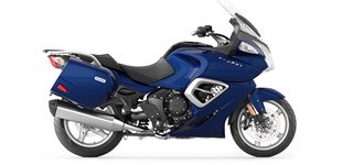 Triumph Trophy SE 2014 vs BMW R 1200 RT 2017