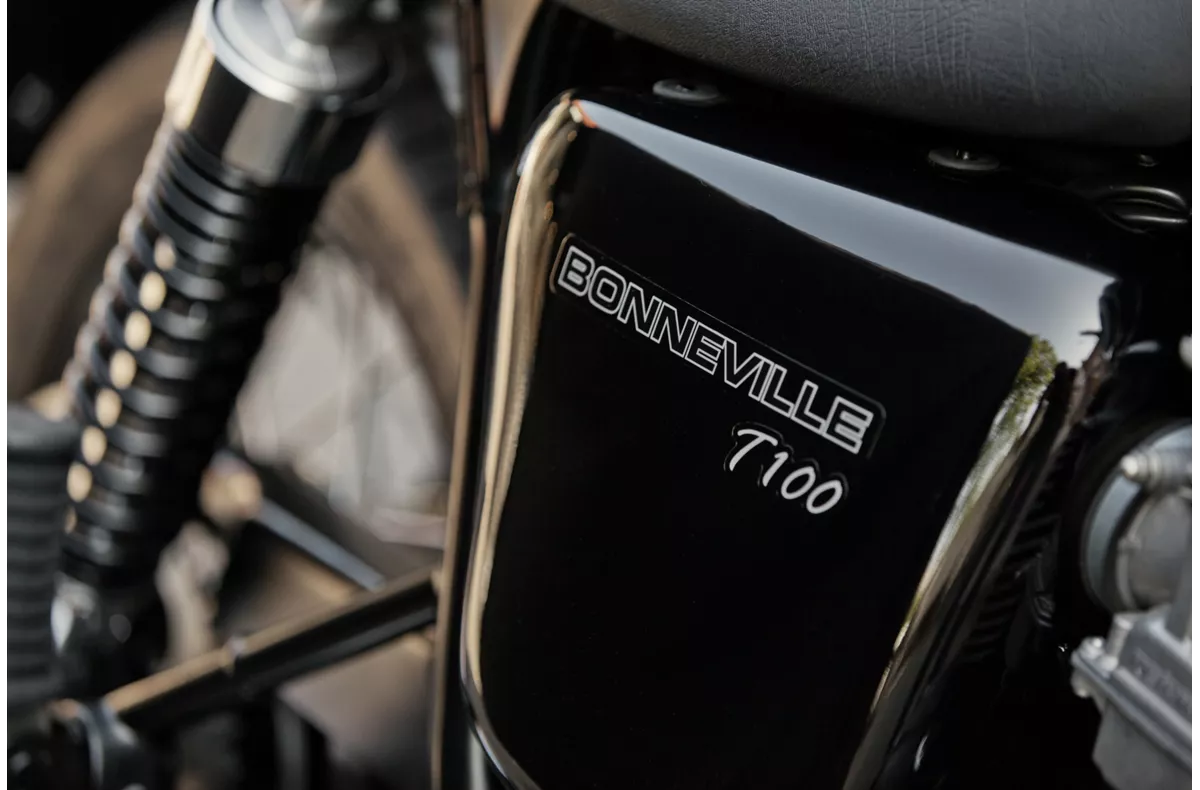 Triumph Bonneville T100 Black Triumph Bonneville T100 Black