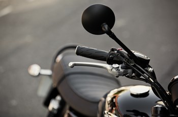 Triumph Bonneville T100 Black 2014 - Bild 4 Triumph Bonneville T100 Black 2014 - Bild 4