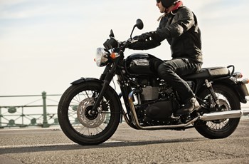 Triumph Bonneville T100 Black 2014 - Bild 7 Triumph Bonneville T100 Black 2014 - Bild 7