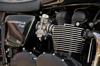 Triumph Bonneville T100 Black 2014 - Bild 8 Triumph Bonneville T100 Black 2014 - Bild 8